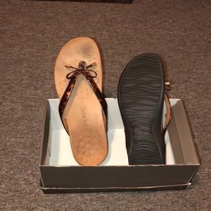 Vionic Tortoise Sandals